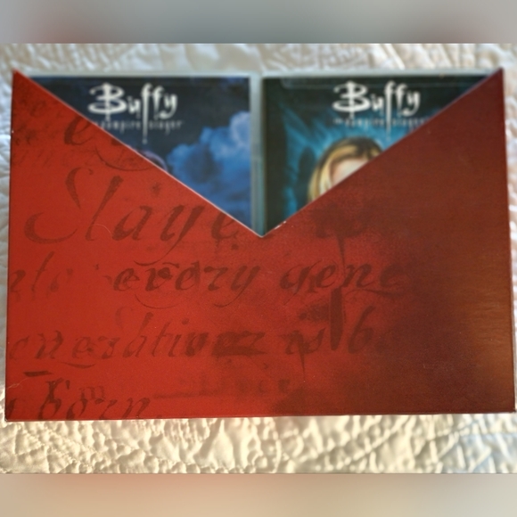 Buffy the Vampire Slayer: Complete Series | Collector's Edition 39-Disc DVD Set. - Picture 8 of 8